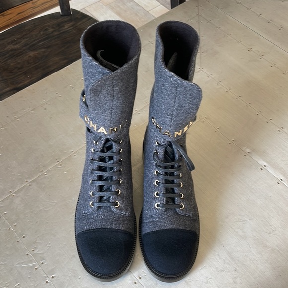 Chanel rare tweed flannel gray combat boot military boot logo gold sz 38.5 - Picture 3 of 10